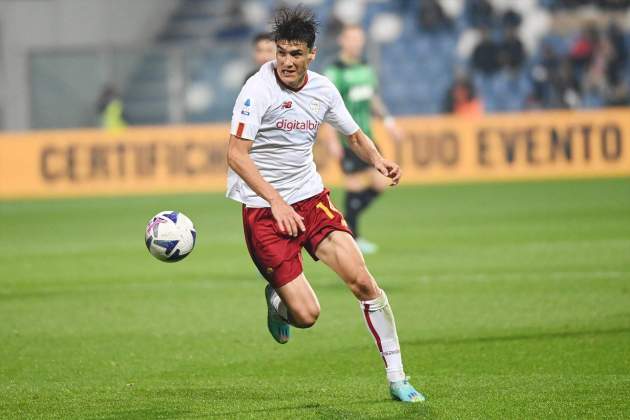 Shomurodov disputando un partido cono la Roma / Foto: Europa Press Shomurodov disputando un partido cono la Roma / Foto: Europa Press
