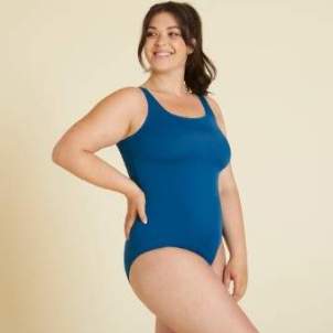 En elegante azul. En elegante azul.