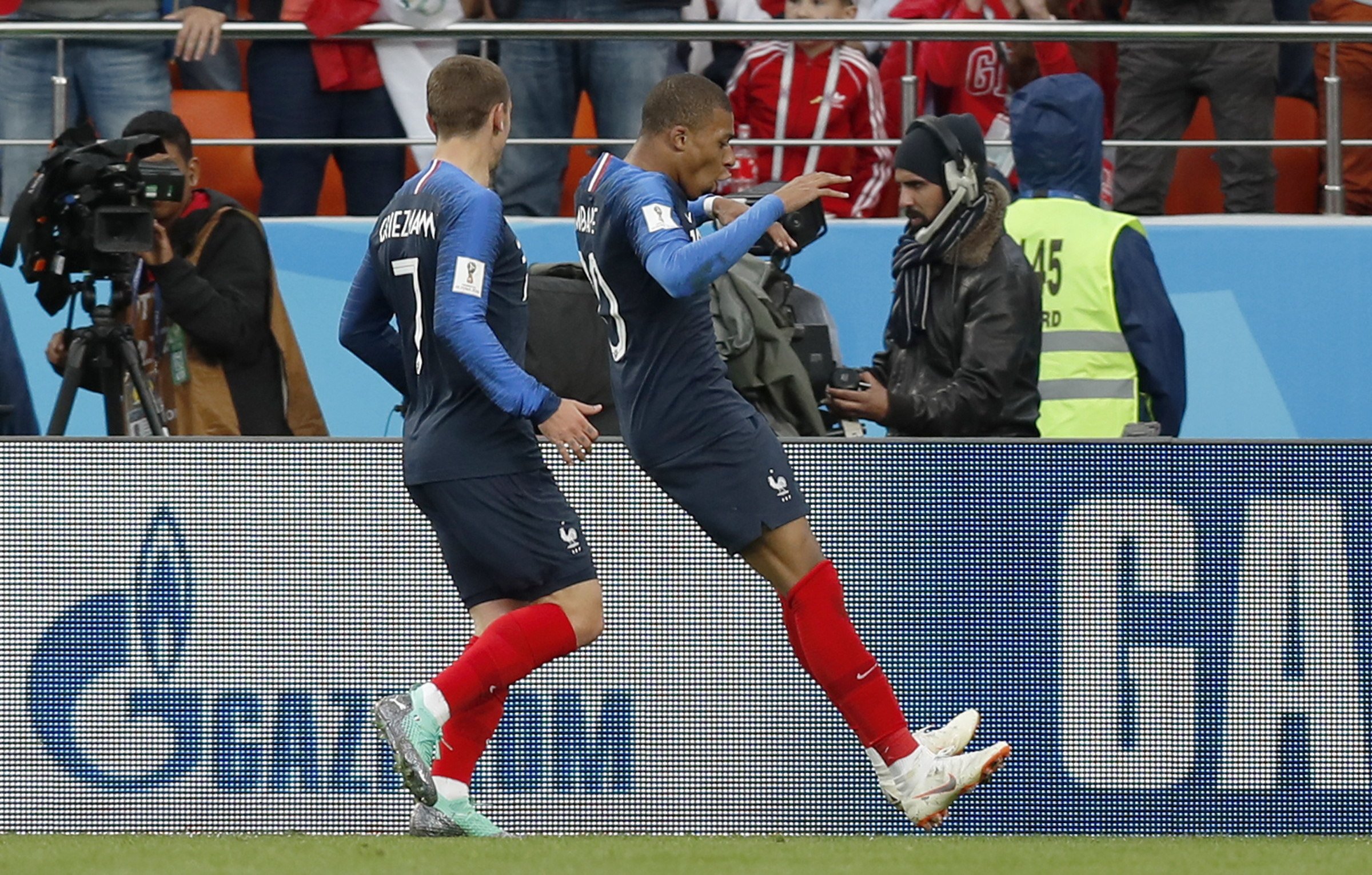 Mbappé fa història amb França (1-0)