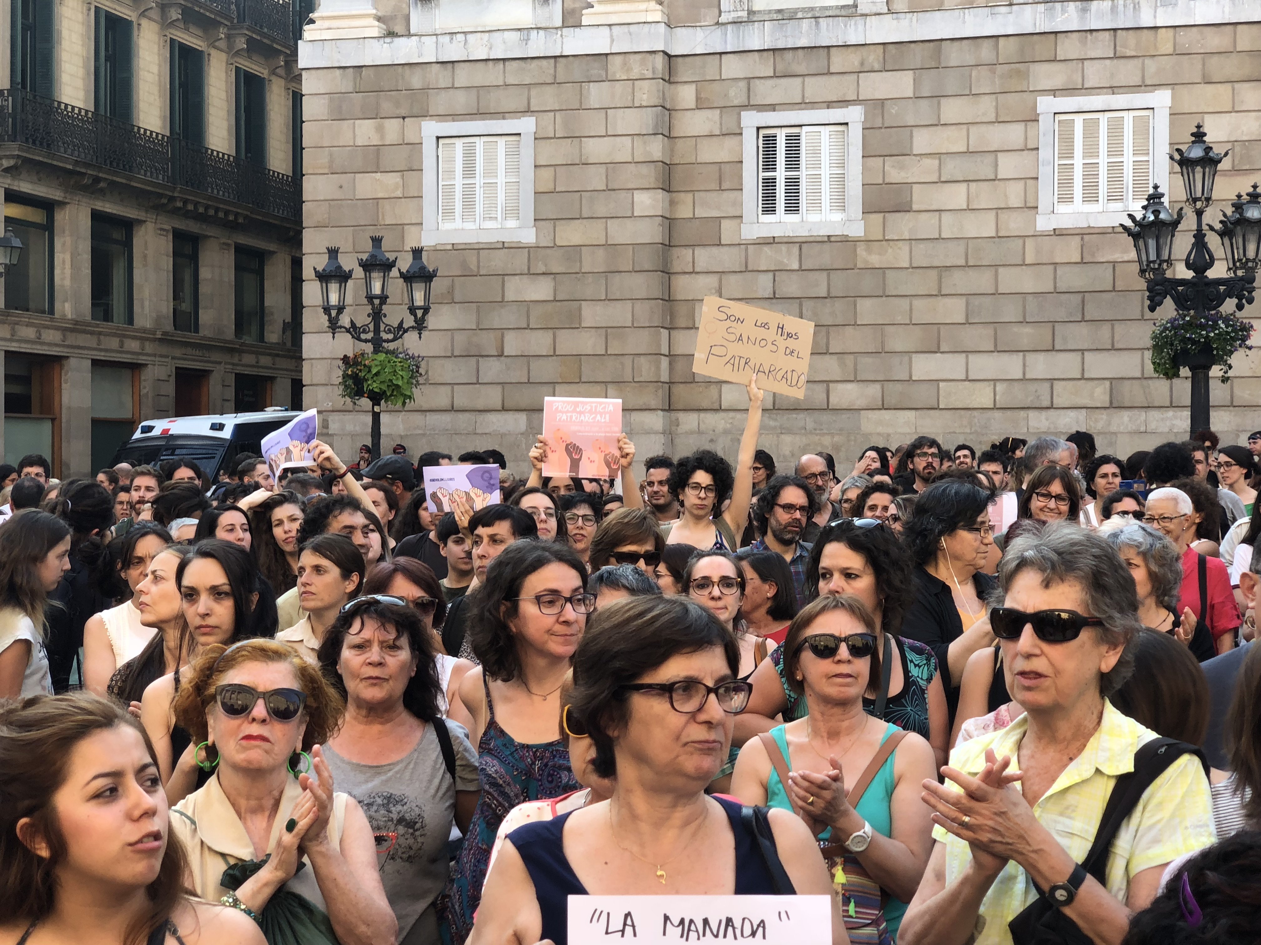 Esclat d'indignació a Barcelona després de l’alliberament de La Manada