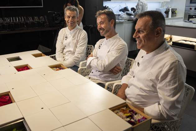 Restaurant Disfrutar, els xefs Oriol Castro, Eduard Xatruch i Mateu Casañas / Foto: Pau de la Calle Restaurant Disfrutar, els xefs Oriol Castro, Eduard Xatruch i Mateu Casañas / Foto: Pau de la Calle