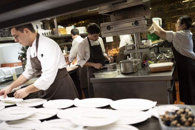 Restaurant Disfrutar, els xefs Oriol Castro, Eduard Xatruch i Mateu Casañas / Foto: Pau de la Calle