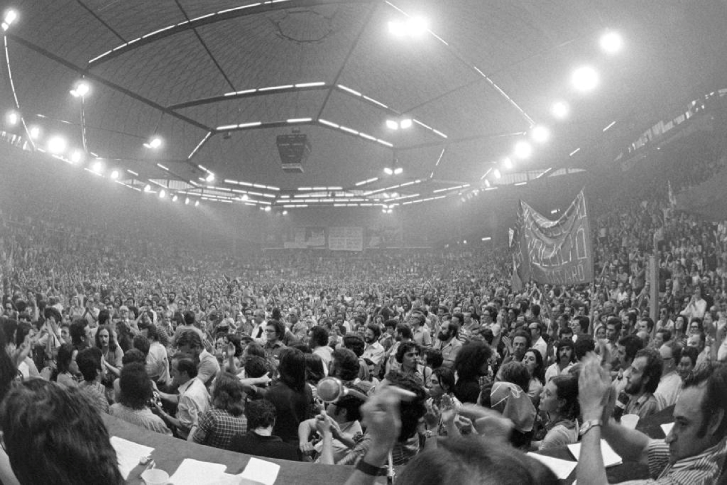 "Ganemos la libertad": Primer mitin democrático desde el fin de la Guerra Civil