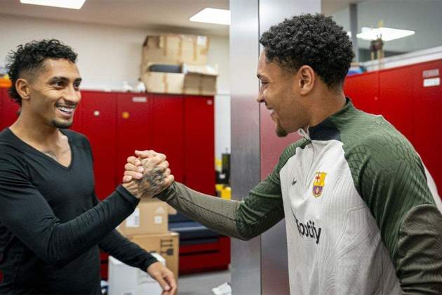 Raphinha y Vitor Roque