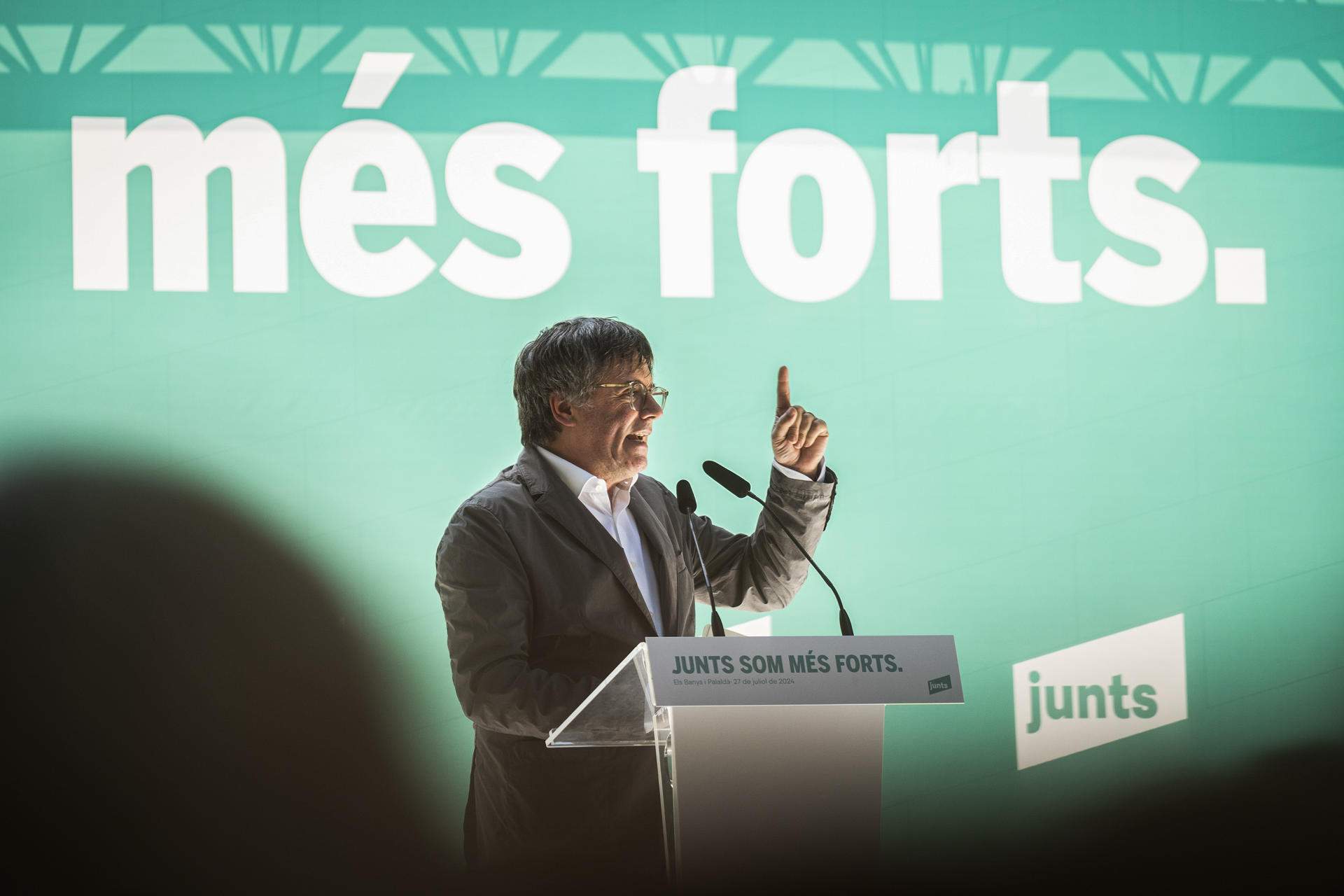 ¿Crees que Puigdemont tiene que volver del exilio pese al riesgo de ser detenido?