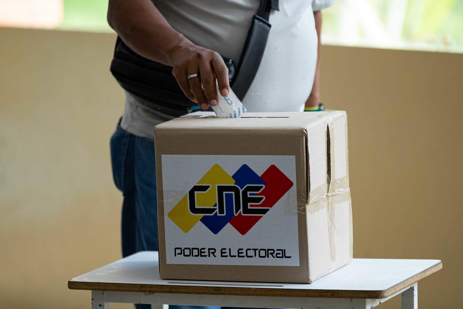 El Consell Nacional Electoral de Veneçuela reconeix la falta de transparència a les eleccions