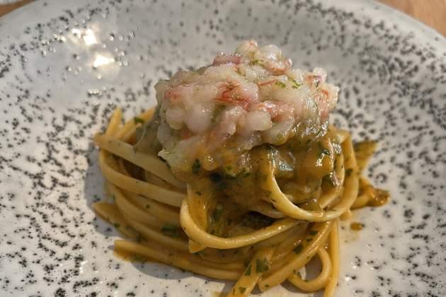 Linguine con tártaro de gambas en el restaurante Lombo / Foto: Jordi Tubella Linguine con tártaro de gambas en el restaurante Lombo / Foto: Jordi Tubella