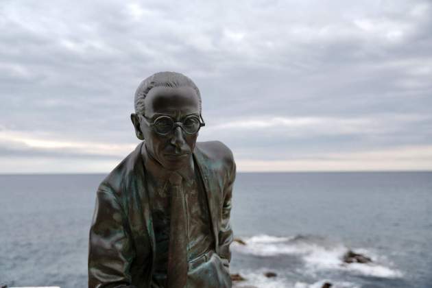 estatua fundador estatua fundador