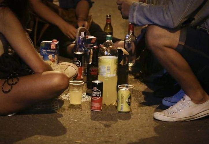 Proves d'alcoholèmia per a menors? Els detalls del pla de Sanitat per reduir el consum d'alcohol