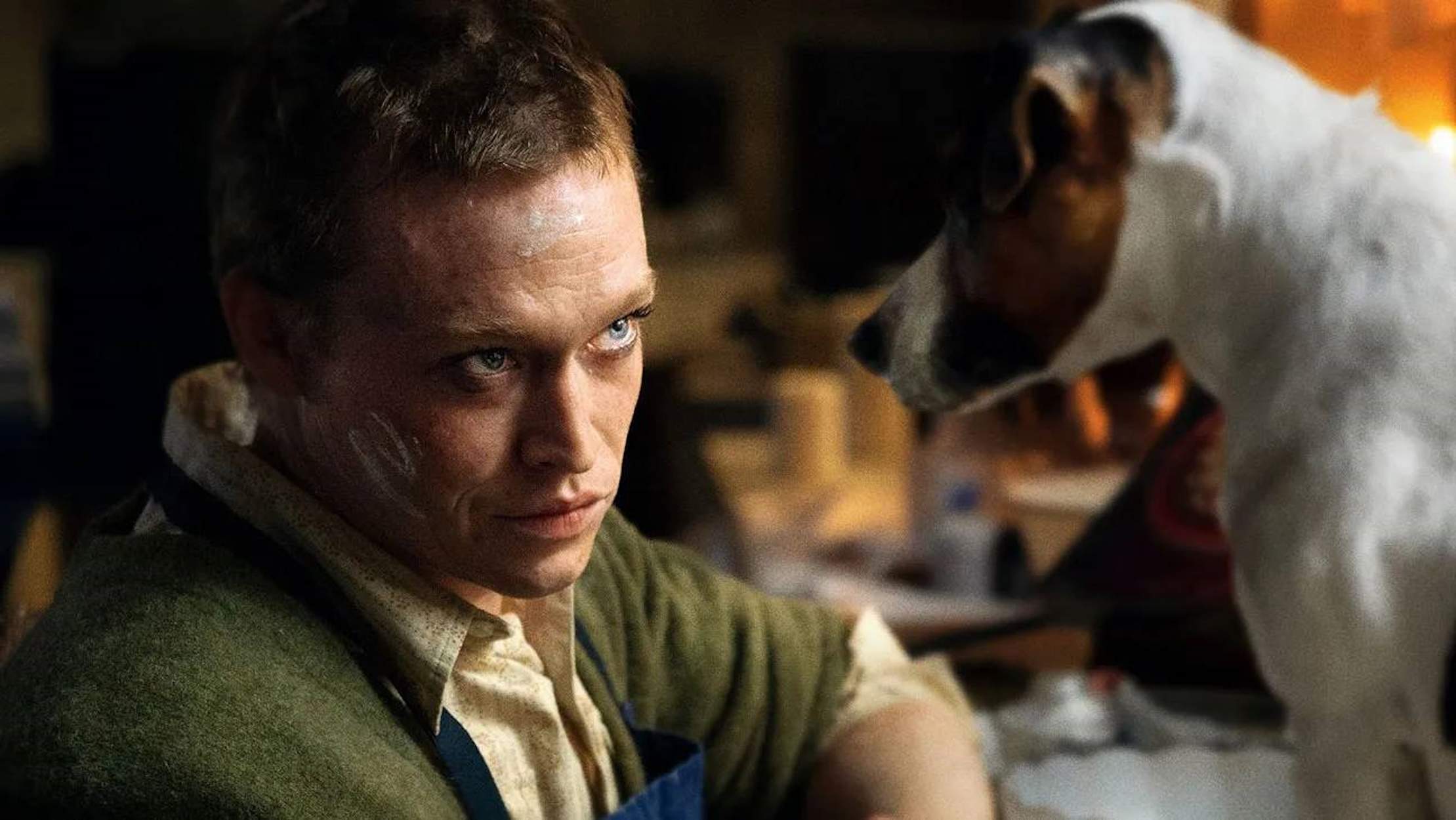 A Luc Besson se lo comen los perros