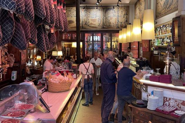 Taverna Casa Alfonso / Foto: Jordi Tubella Taverna Casa Alfonso / Foto: Jordi Tubella