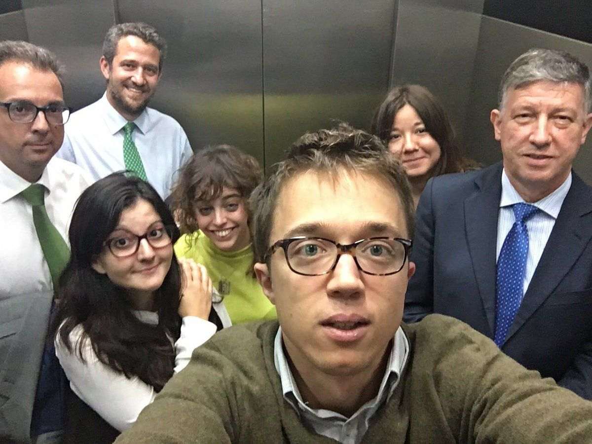 Errejón, atrapat a l'ascensor amb tres diputats del PP