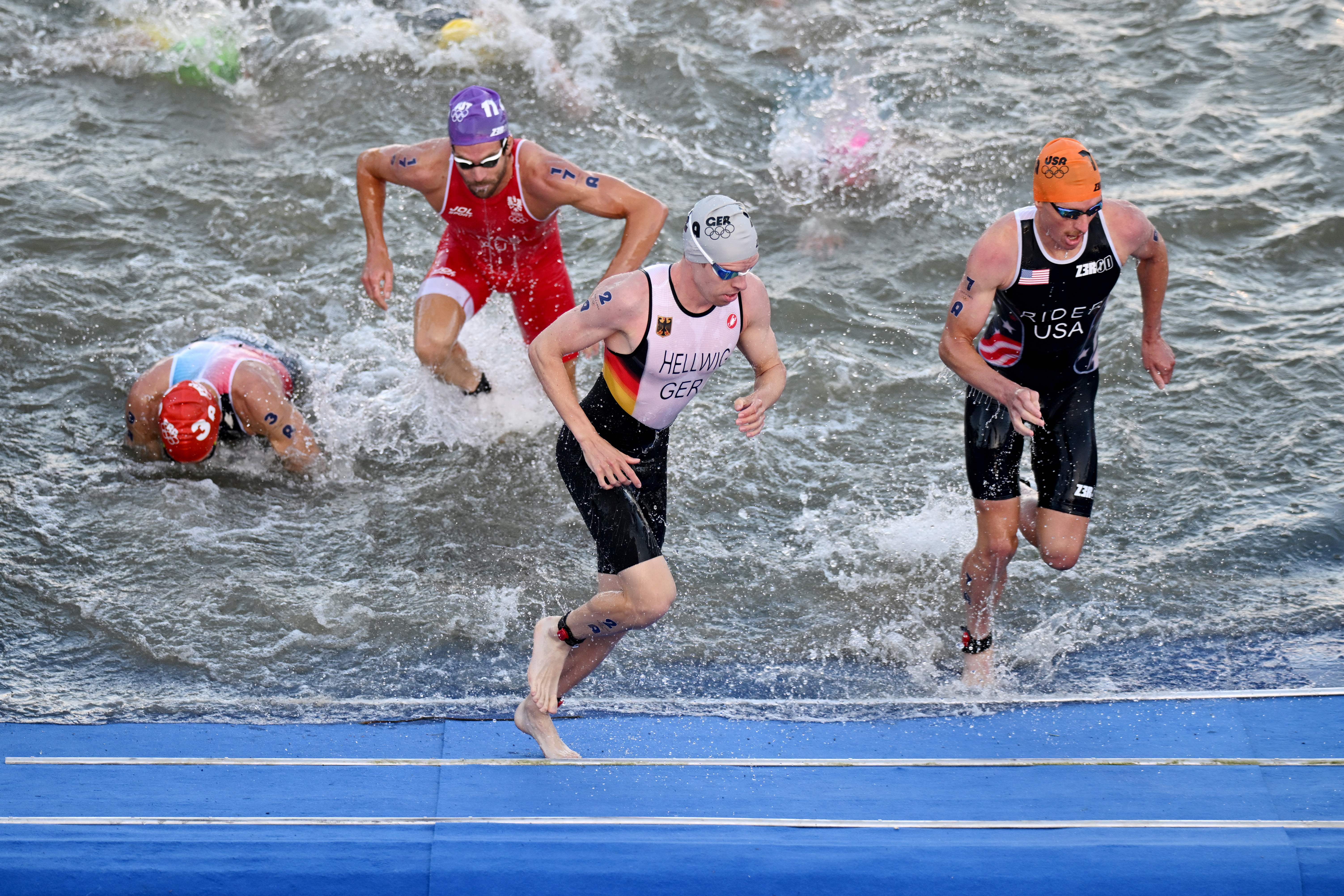 Nuevo caso de un triatleta que enferma después de competir en el Sena
