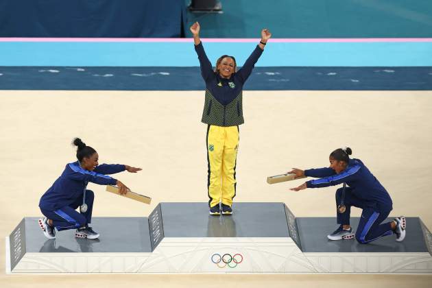 Simone Biles y Rebeca Andrade en los Juegos Olimpicos de Paris / Foto: @Olympics Simone Biles y Rebeca Andrade en los Juegos Olimpicos de Paris / Foto: @Olympics