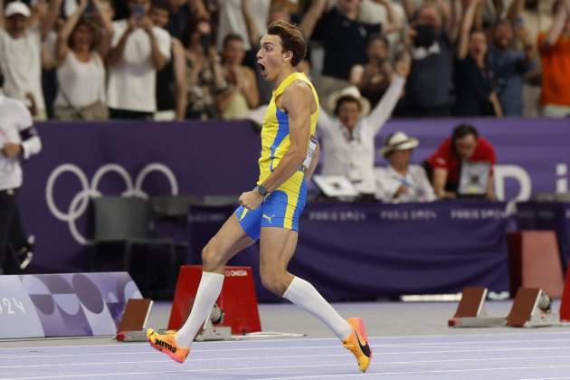 Duplantis celebra durante los Juegos Olimpicos de Paris / Foto: EFE Duplantis celebra durante los Juegos Olimpicos de Paris / Foto: EFE