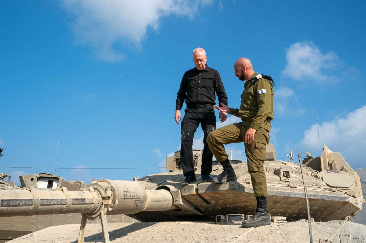 Israel se prepara para un posible ataque iraní: Netanyahu recibe presiones para limitar la respuesta
