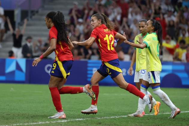 Salma Paralluelo recorta distancias Brasil España / Foto: EFE Salma Paralluelo recorta distancias Brasil España / Foto: EFE