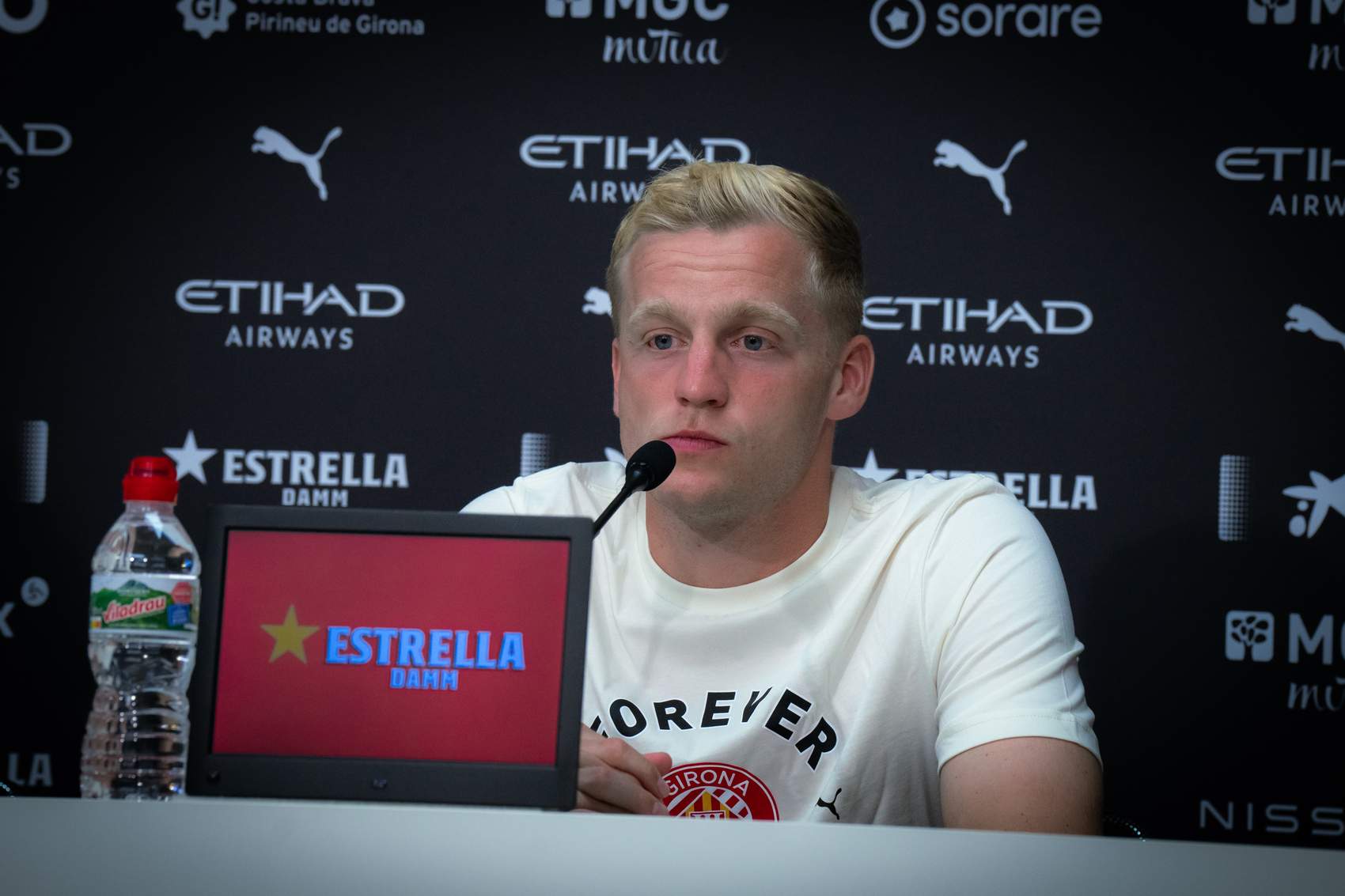 Donny Van de Beek y Gabriel Misehouy, presentados oficialmente como nuevos jugadores del Girona