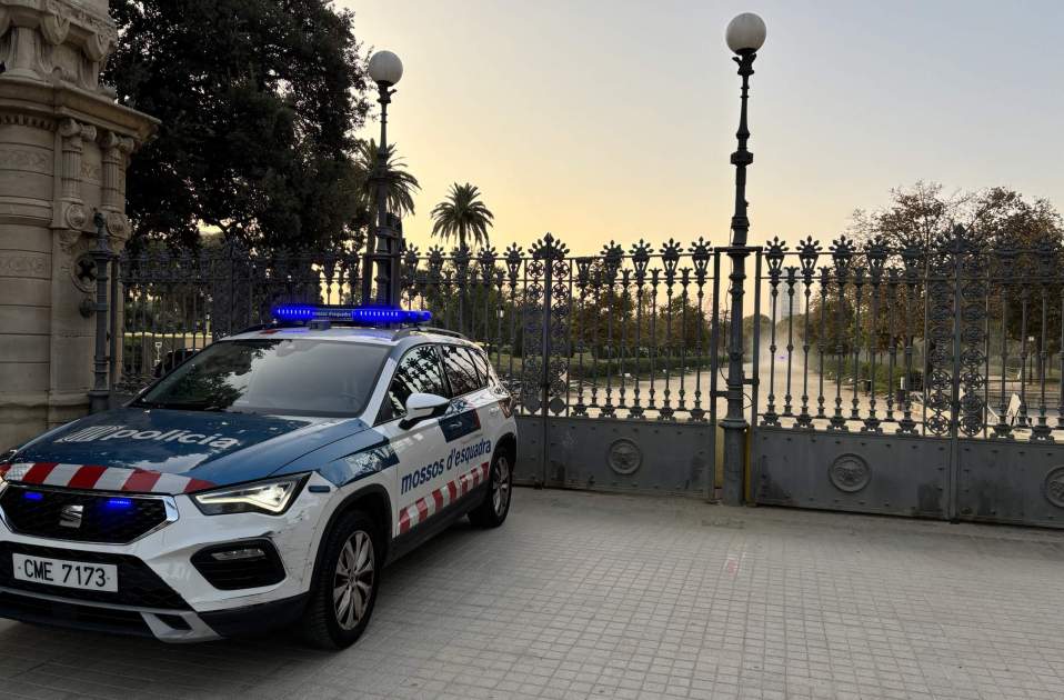 Mossos arribada Puigdemont. Guillem RS