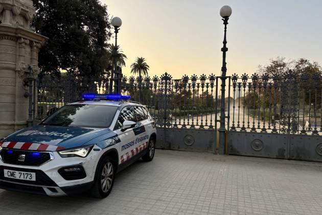 Mossos arribada Puigdemont. Guillem RS Mossos arribada Puigdemont. Guillem RS