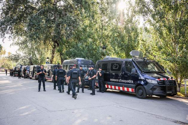 Els Mossos blinden el passeig Lluís Companys (Montse Giralt) 1 Els Mossos blinden el passeig Lluís Companys (Montse Giralt) 1
