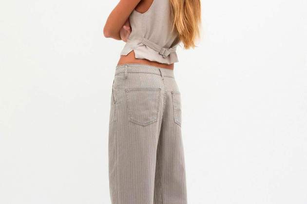 Jeans balloon relaxed botones delanteros Jeans balloon relaxed botones delanteros
