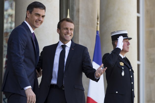 pedro sanchez emmanuel macron - efe