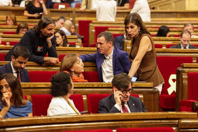 marta vilalta alicia romero salvador illa ple investidura / montse giralt marta vilalta alicia romero salvador illa ple investidura / montse giralt