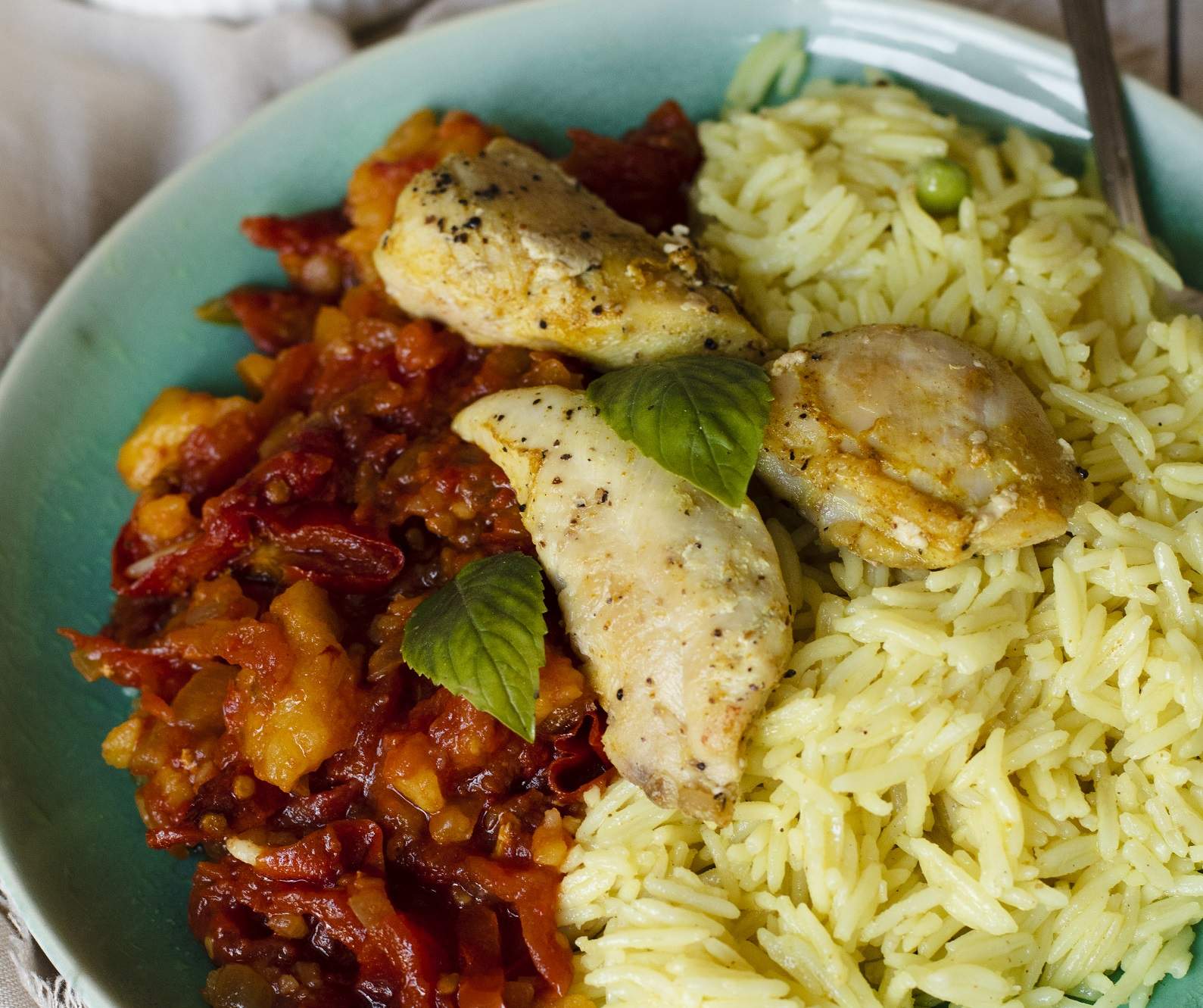 El mejor orden para comer los alimentos del plato, según los especialistas