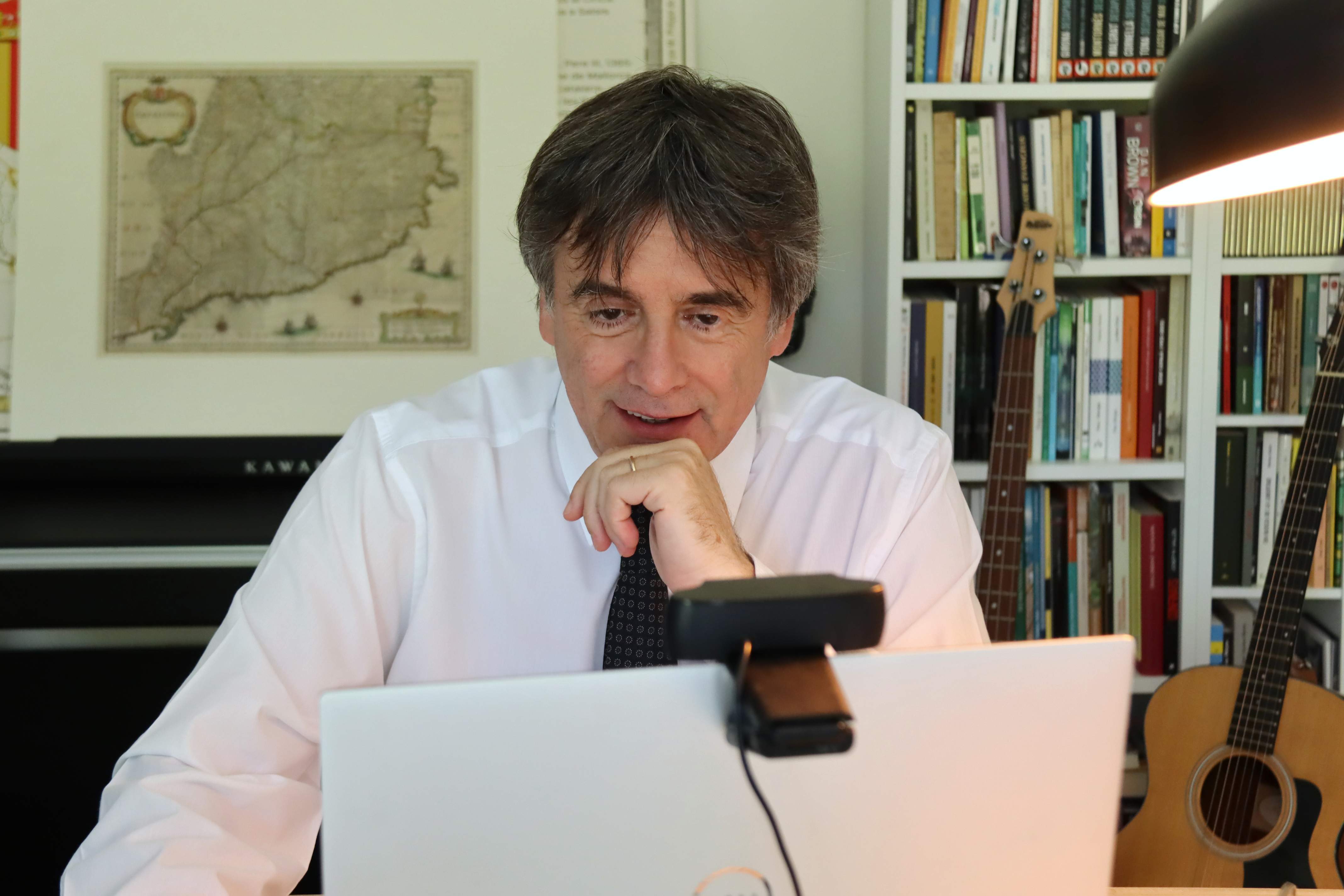 Puigdemont se mofa del "ultra" Manuel Valls: "Lo quieren bien lejos de París"