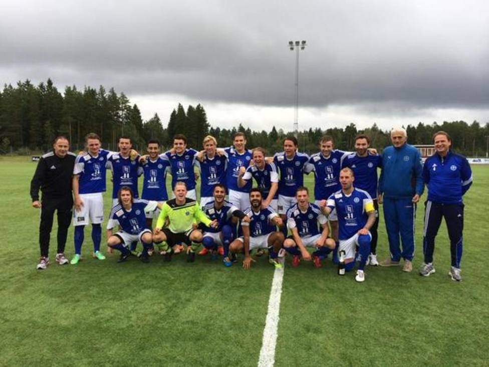 Los jugadores del Kalmar AIK se rapan en honor a su capitán, que tiene cáncer