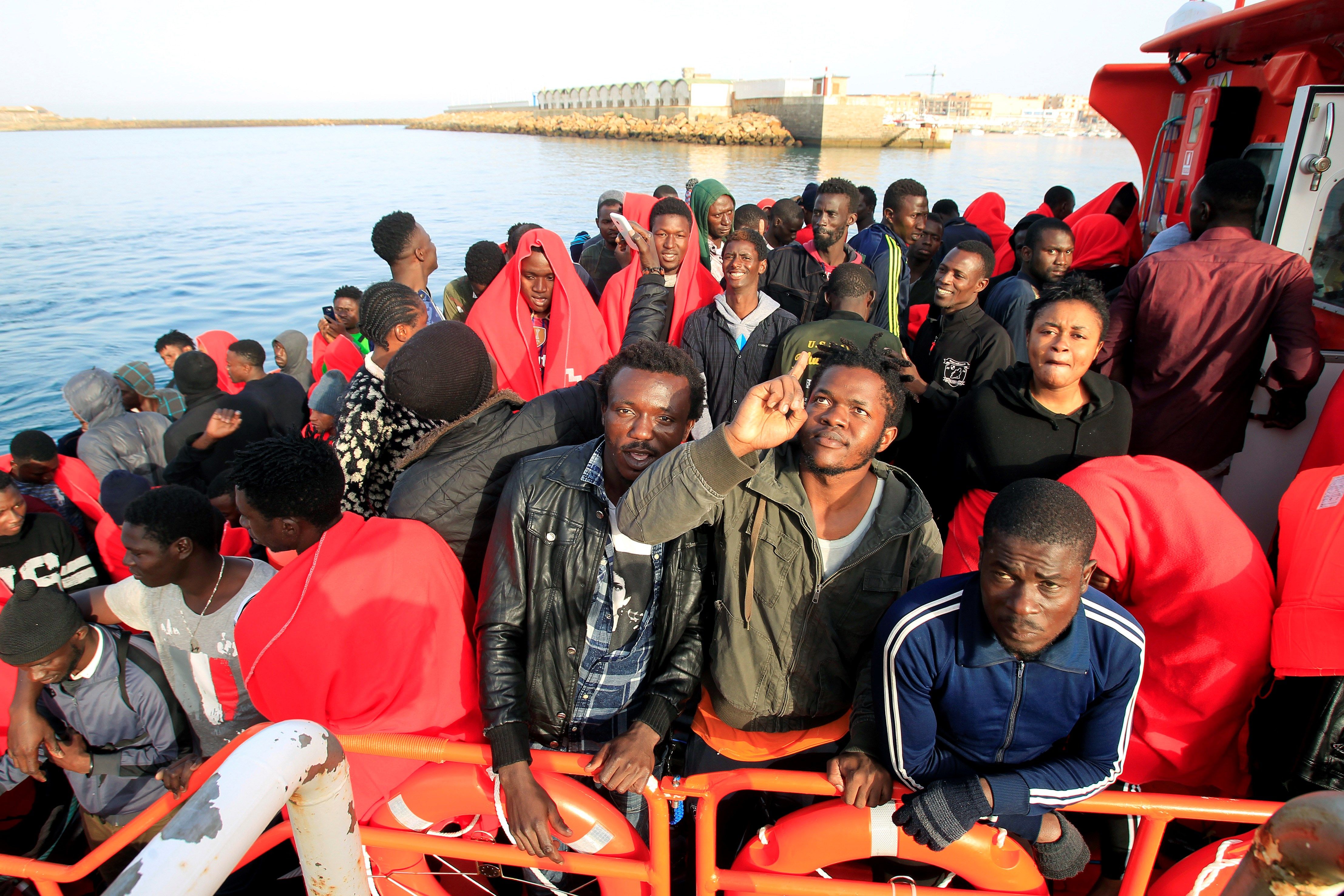 Gairebé mil immigrants rescatats el cap de setmana a les costes espanyoles