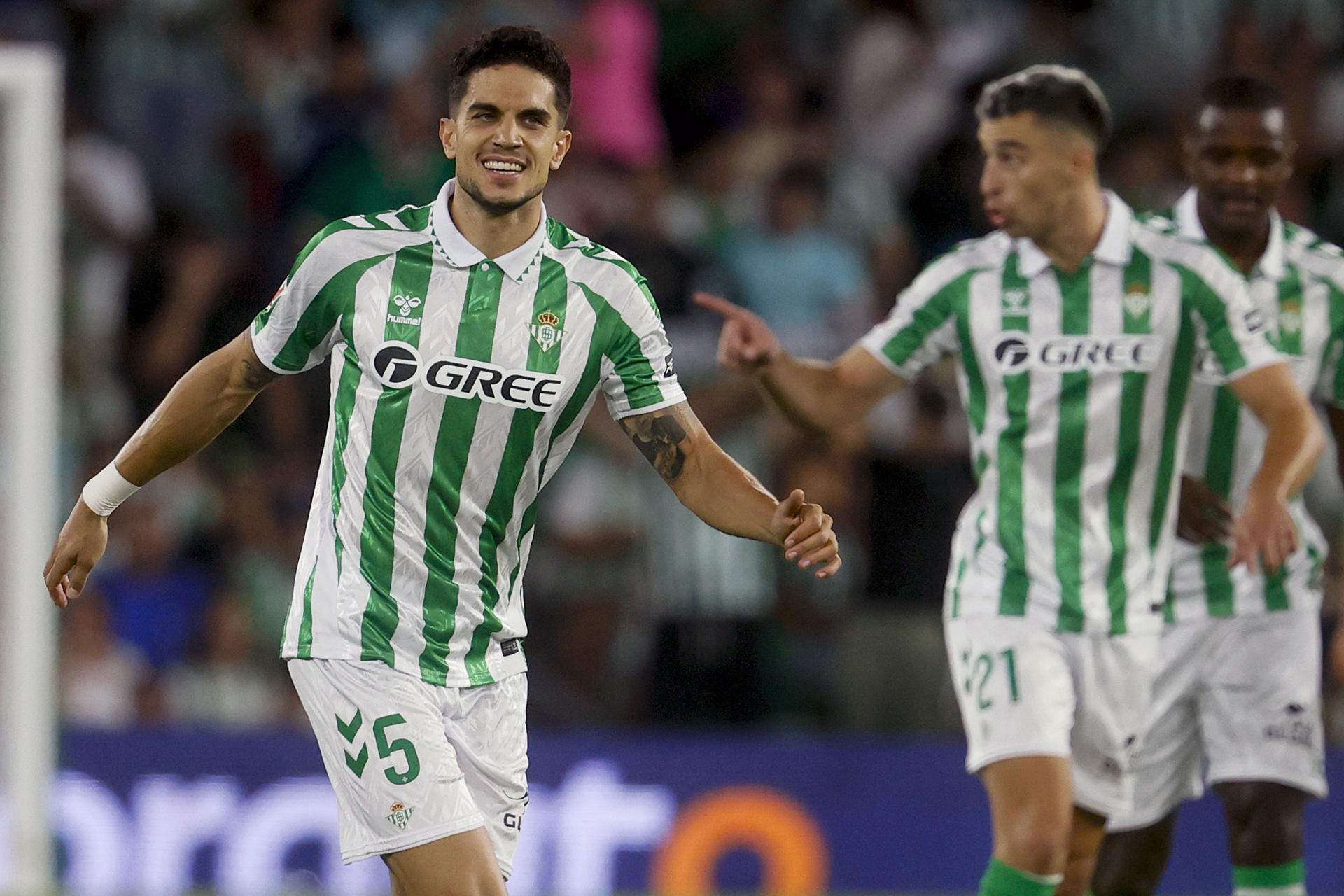 Marc Bartra, sobre el seu pare: "Recordo veure'l anar-se'n amb el tractor, això et marca amb els peus a terra"