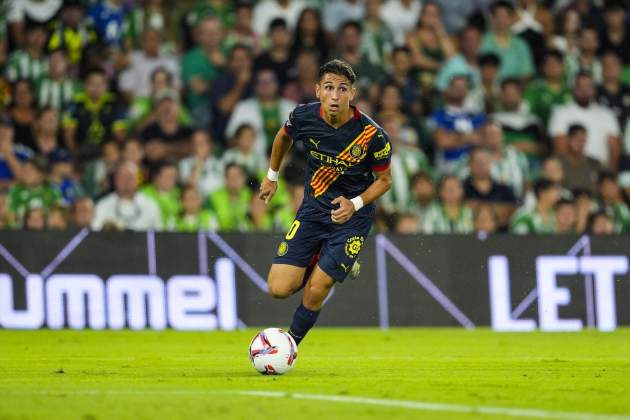 Iker Almena asistencia Betis Girona / Foto: Europa Press Iker Almena asistencia Betis Girona / Foto: Europa Press