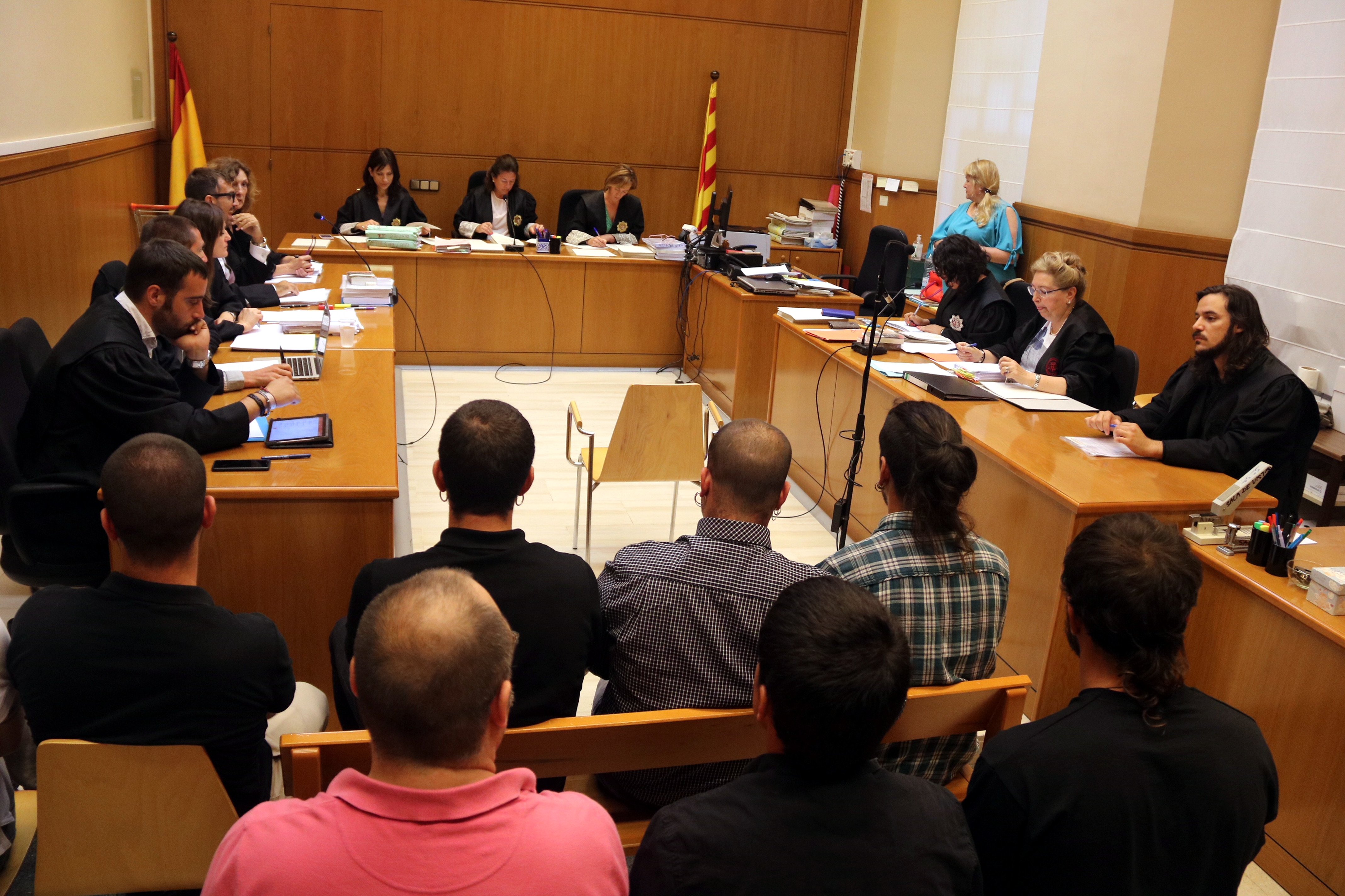 El 'caso Montoro', un "juicio político" a 9 jóvenes de Vilanova