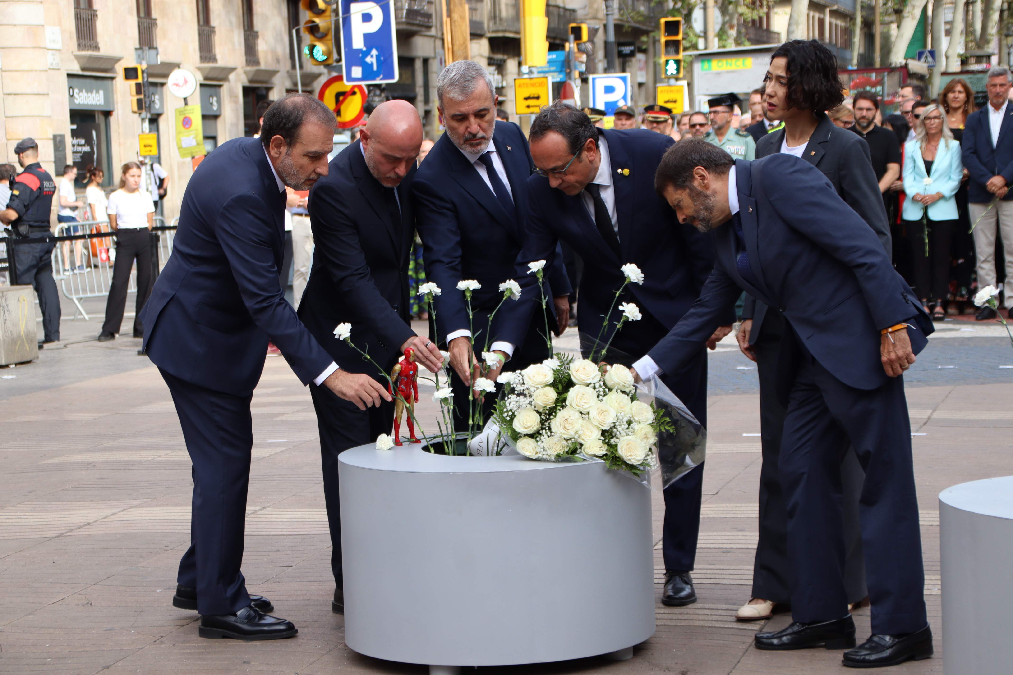 L’homenatge a les víctimes de l'atemptat del 17-A a Barcelona més reivindicatiu