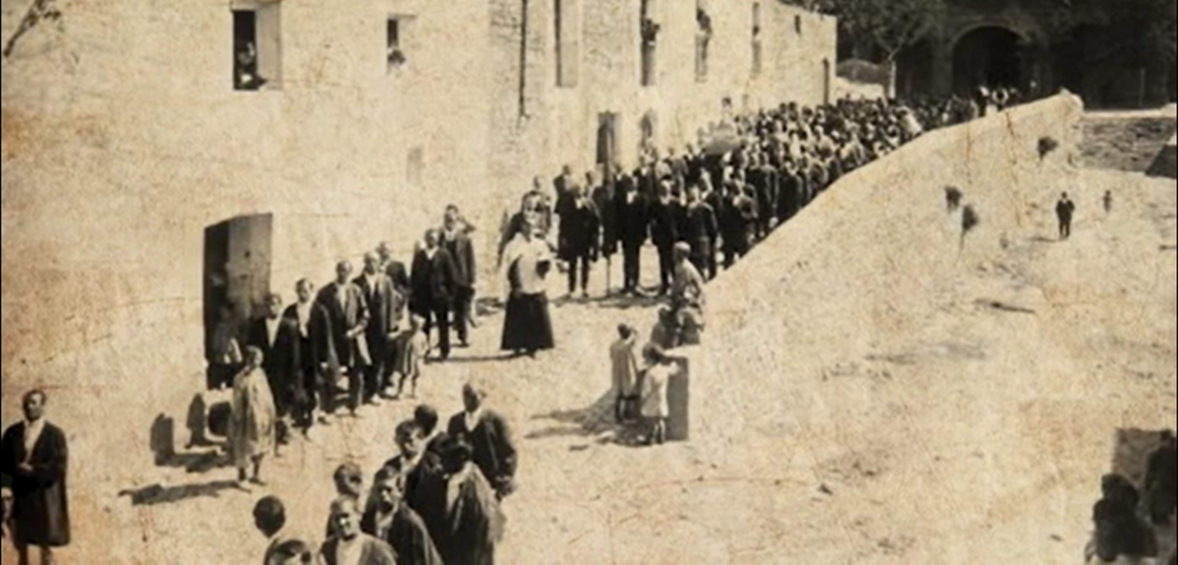 Festividad religiosa. Larraga (circa 1936). Fuente Euskal Telebista