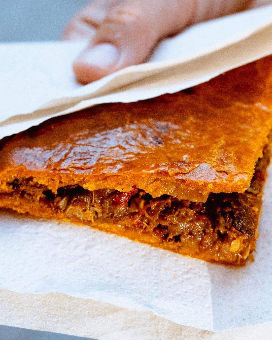 El local de empanadas gallegas que lo está petando en Gràcia