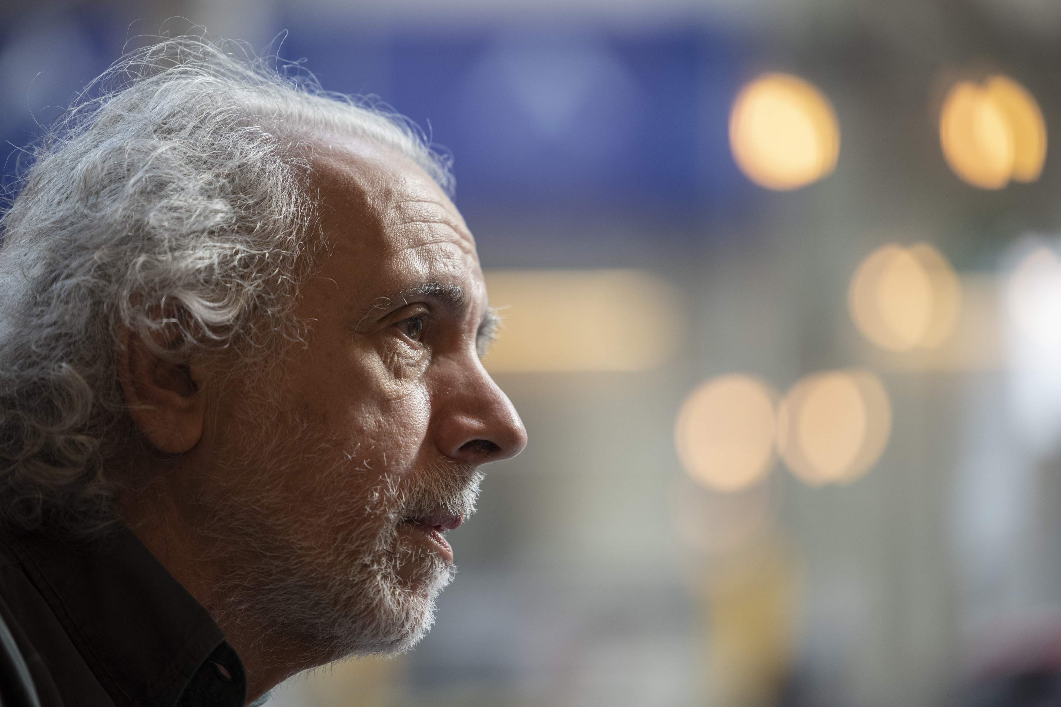 Aida Folch, Mat Dillon y música jazz: las 3 cosas que Fernando Trueba se ha llevado a una isla perdida