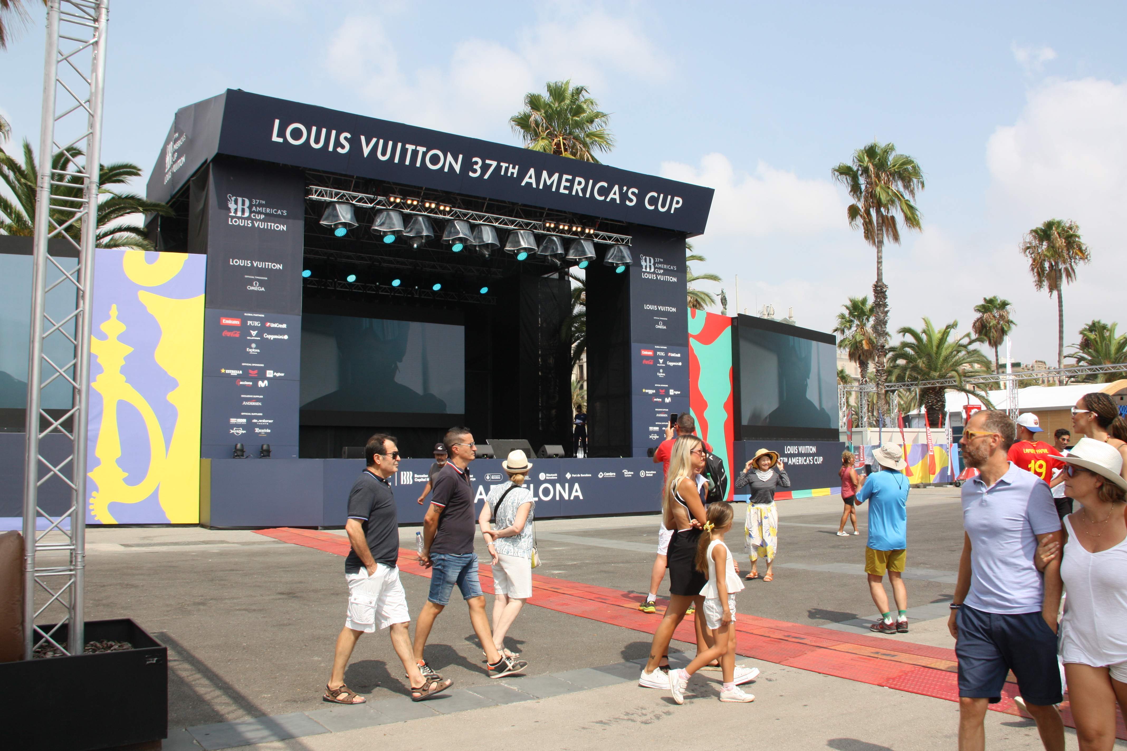 Escenari de la Race Village (ACN)