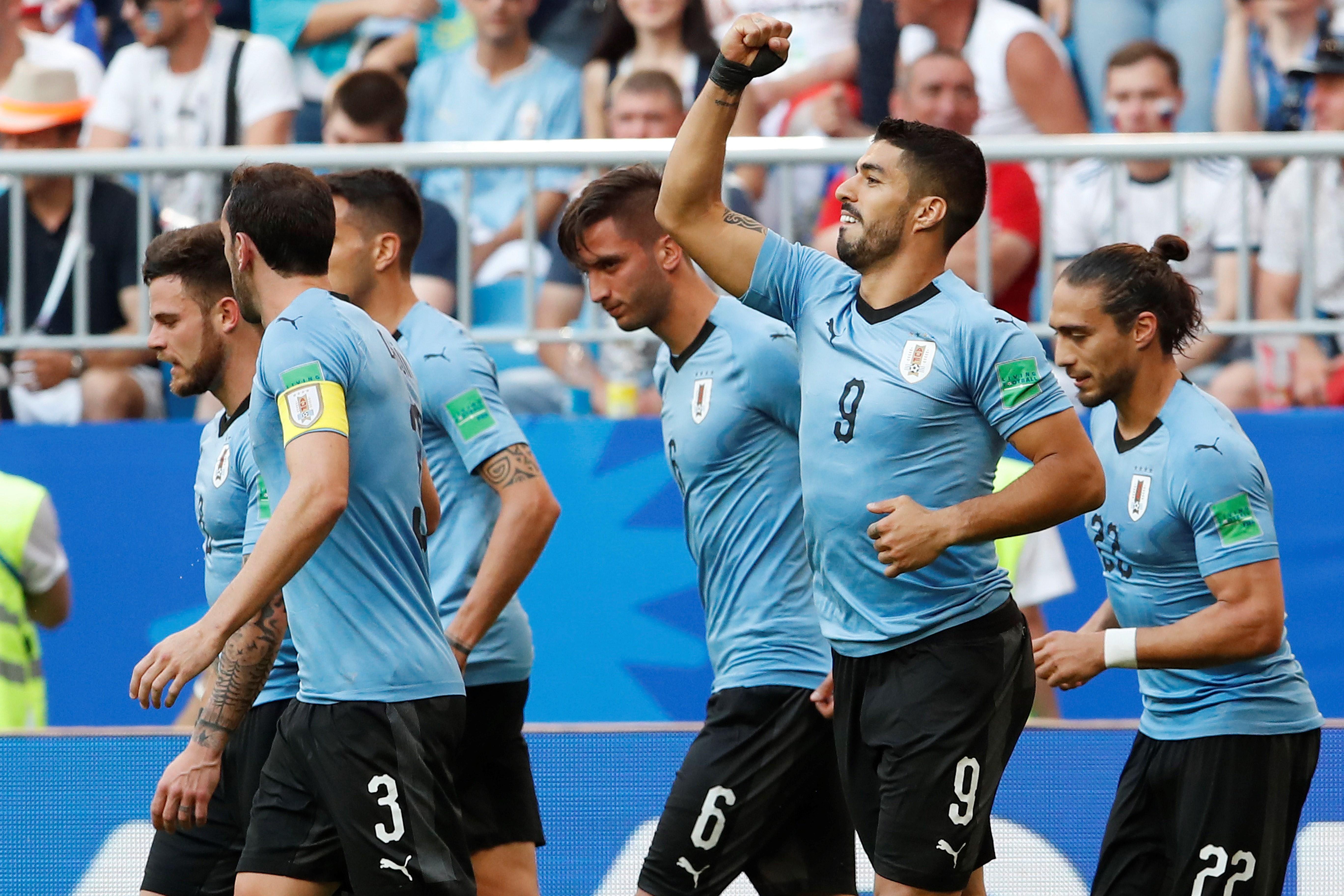 Suárez relanza a Uruguay en Rusia (3-0)