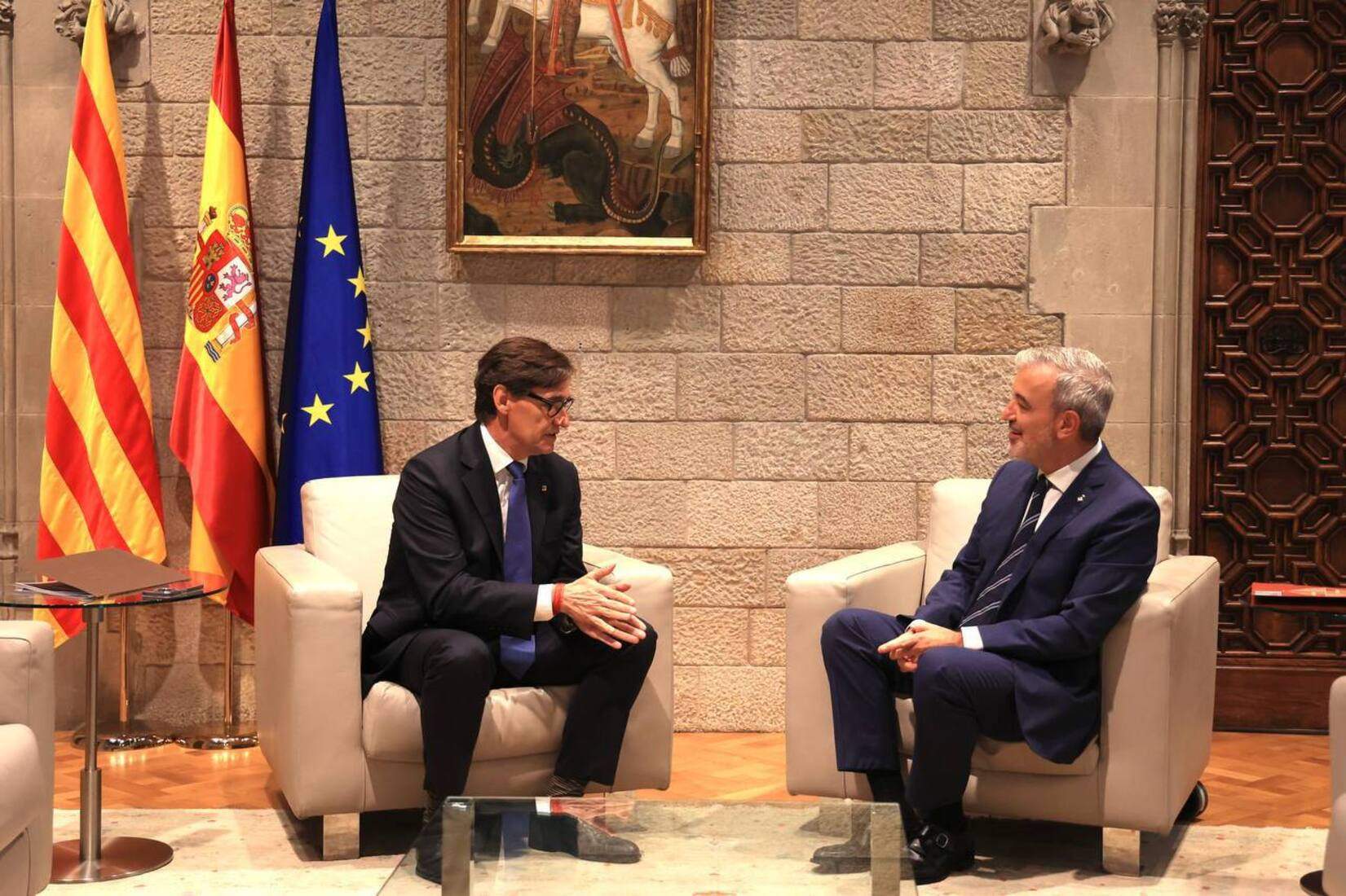 La bandera española, en el interior del Palau de la Generalitat con la llegada de Illa a la presidencia