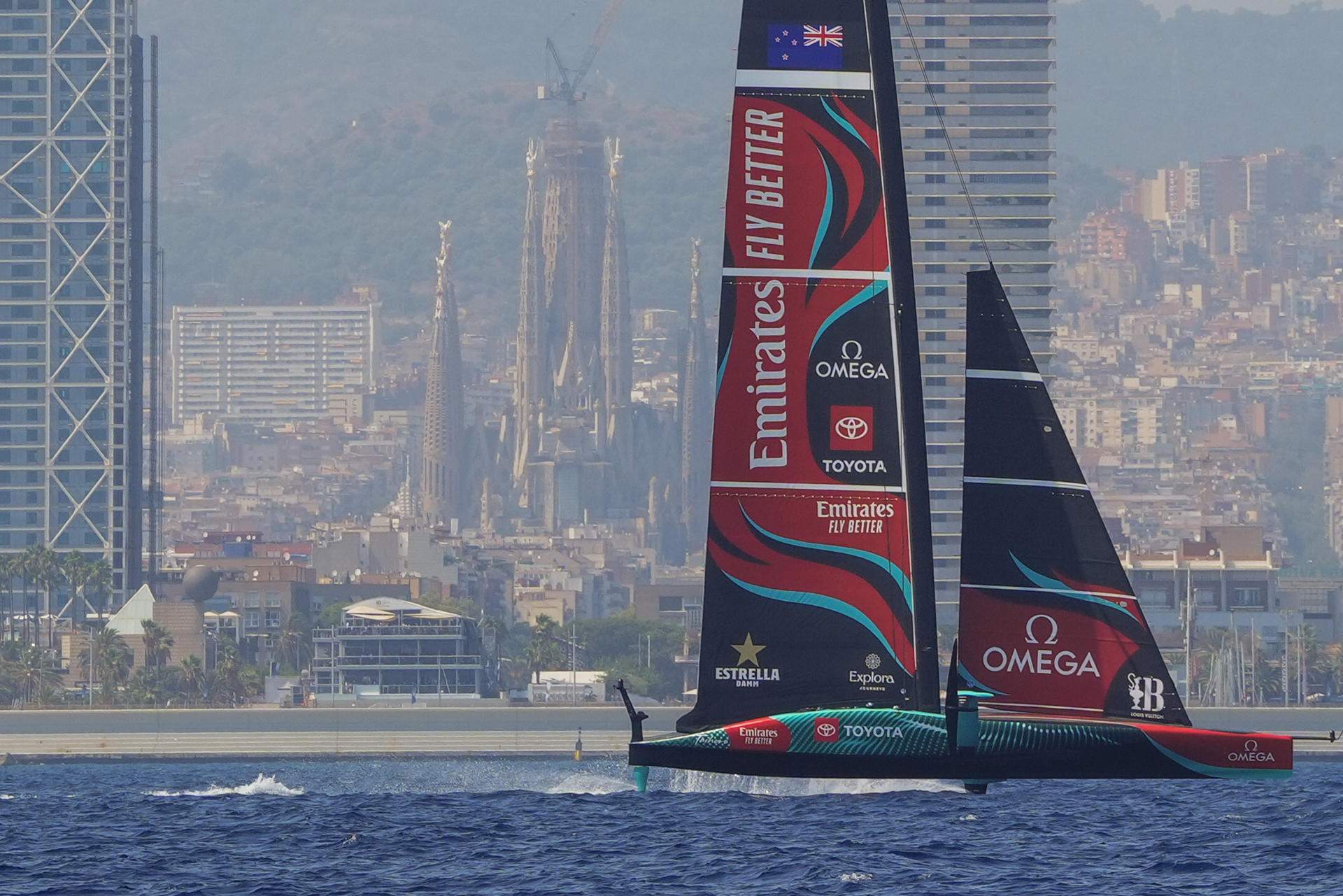 El Emirates Team New Zealand domina en el segundo día de la Copa América de vela en Barcelona