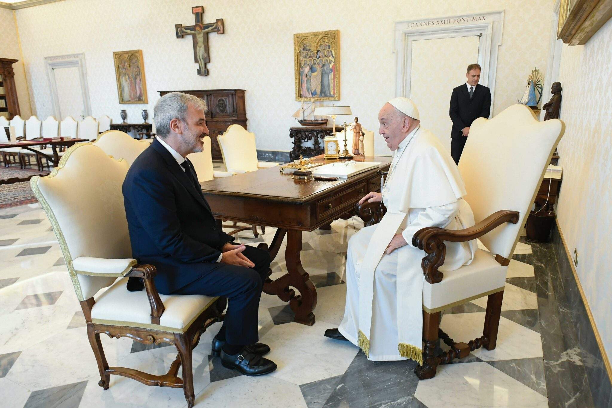 Jaume Collboni se reúne en audiencia privada con el papa Francisco en el Vaticano
