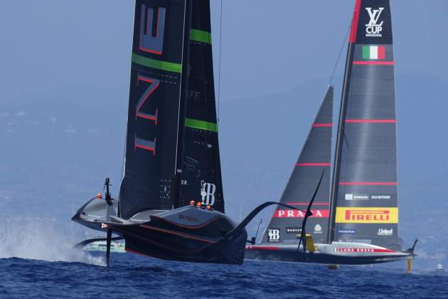 INEOS Britannia vs Luna Rossa Prada Pirelli / Foto: EFE INEOS Britannia vs Luna Rossa Prada Pirelli / Foto: EFE
