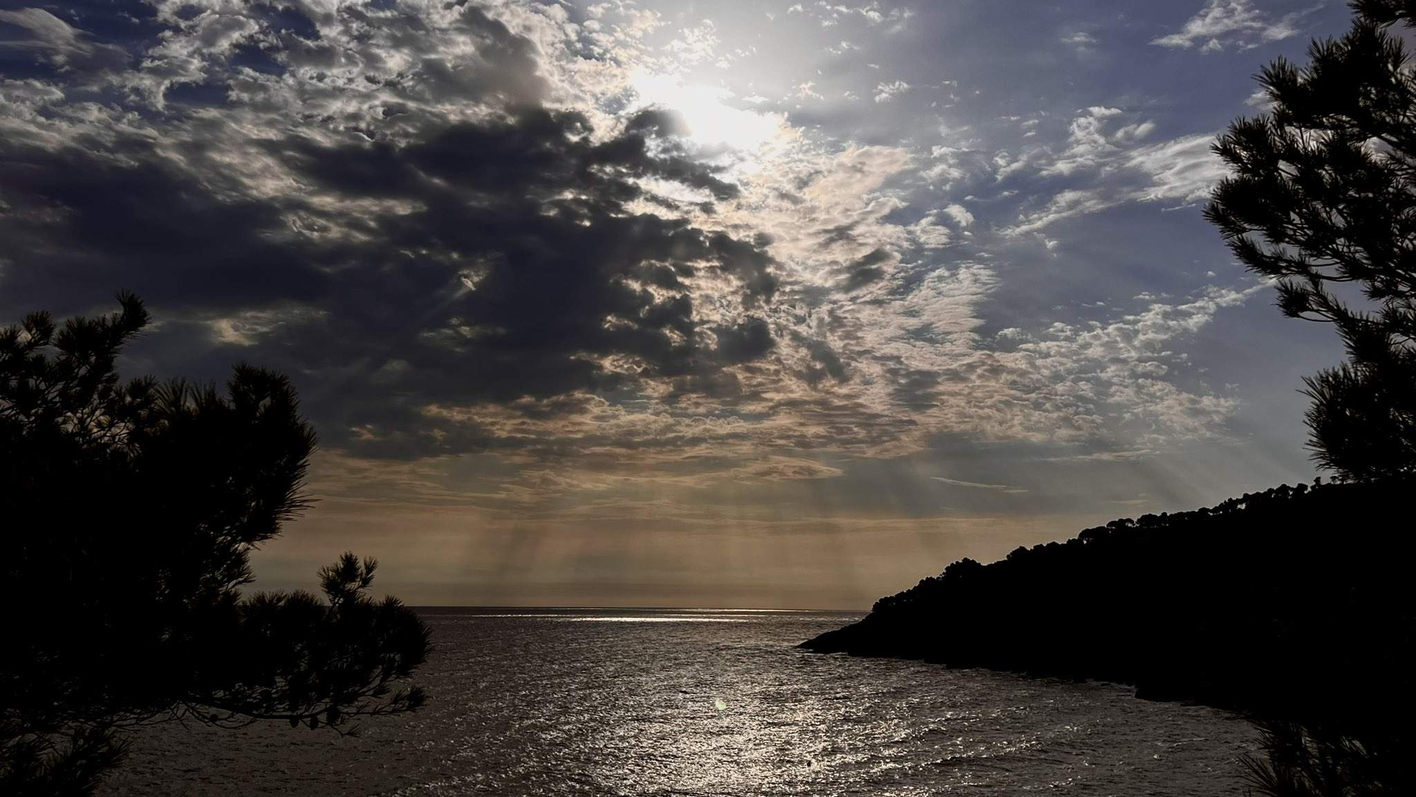 La previsió del temps a Catalunya: sol, nuvolades i ruixats de tarda al nord