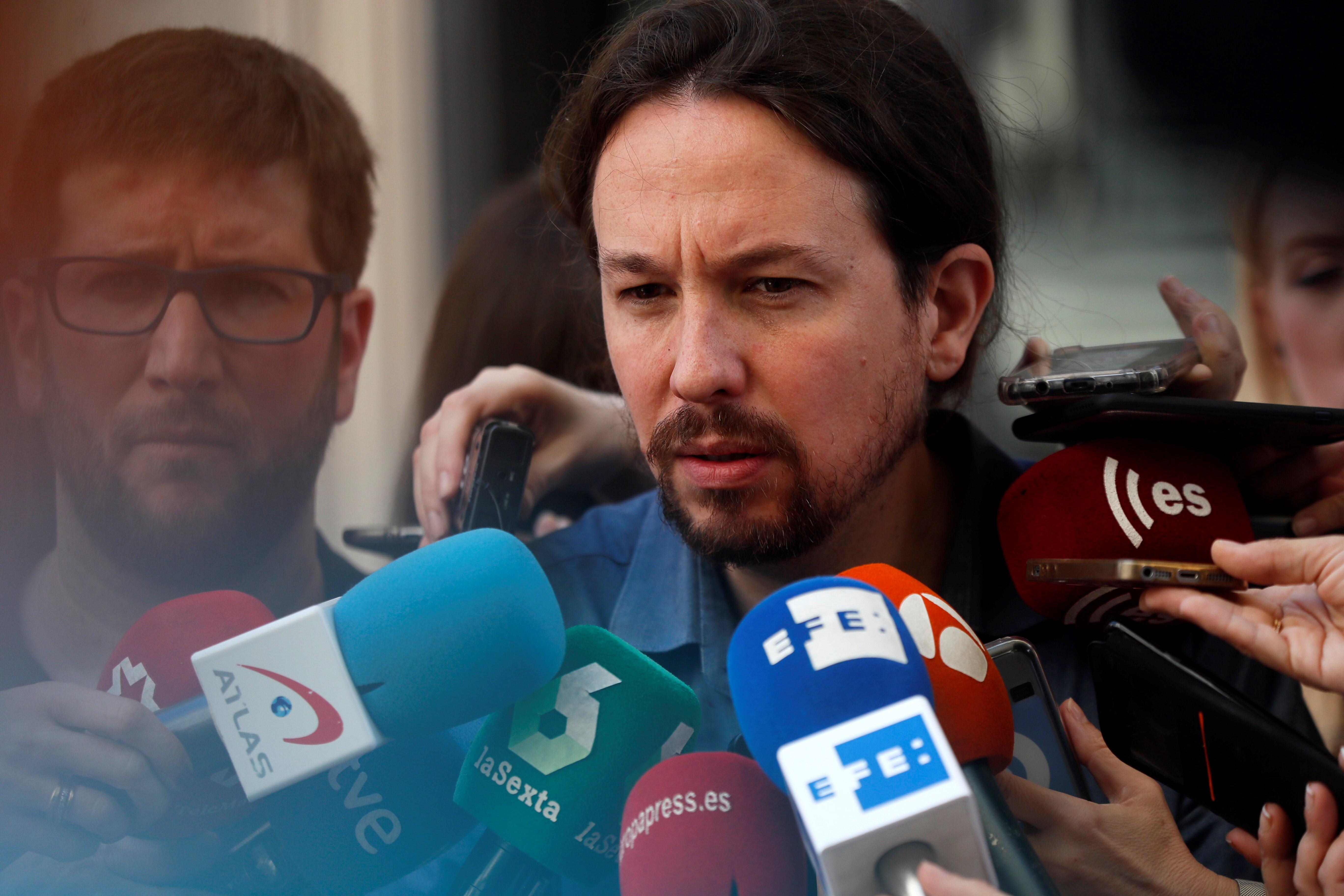 Iglesias exige a Sánchez la dimisión de Delgado por su relación con Villarejo