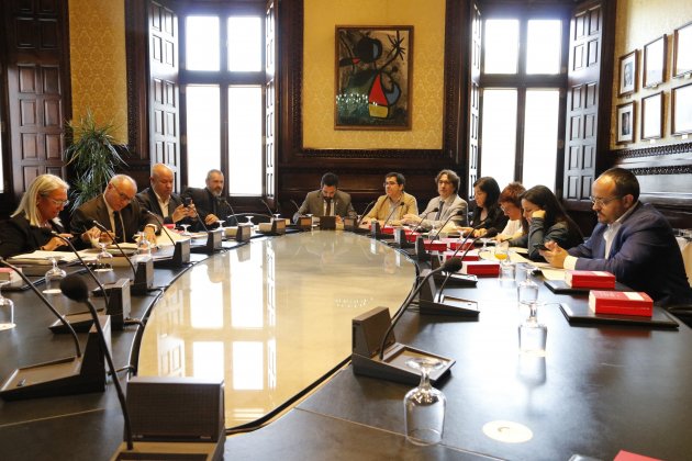 mesa parlamento acn