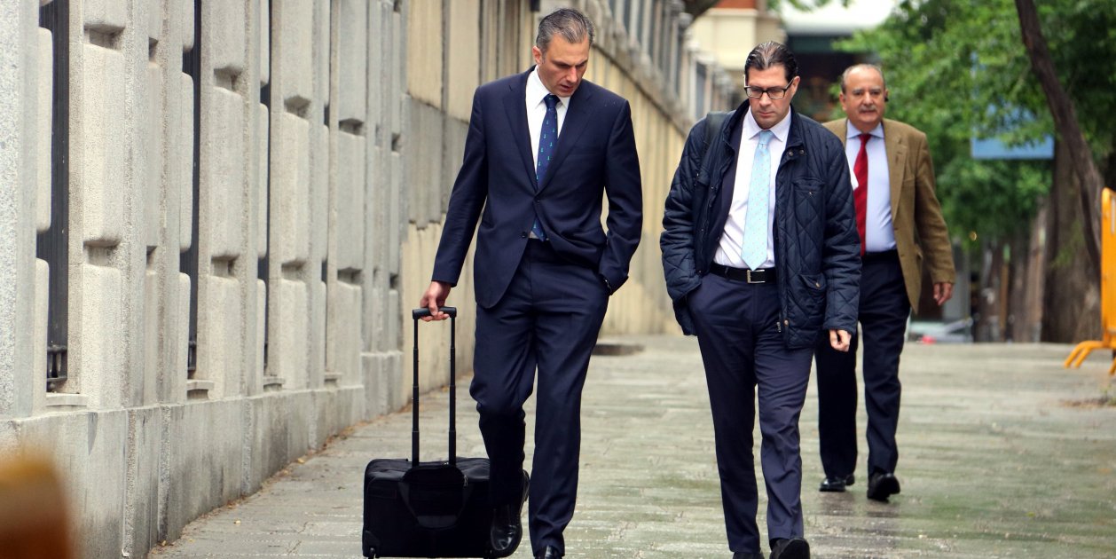 VOX se querella contra Pedro Sánchez por su tesis