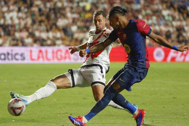 Raphinha Lejeune Rayo Barça / Foto: EFE